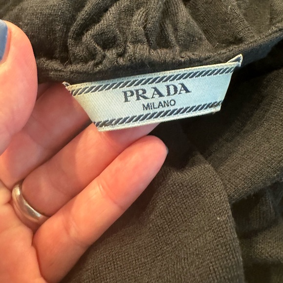 Prada retro looking light weight sweater - Picture 3 of 6